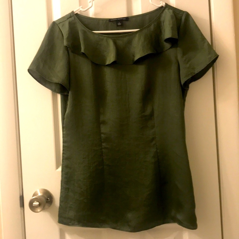 Banana Republic silky top. Size 4